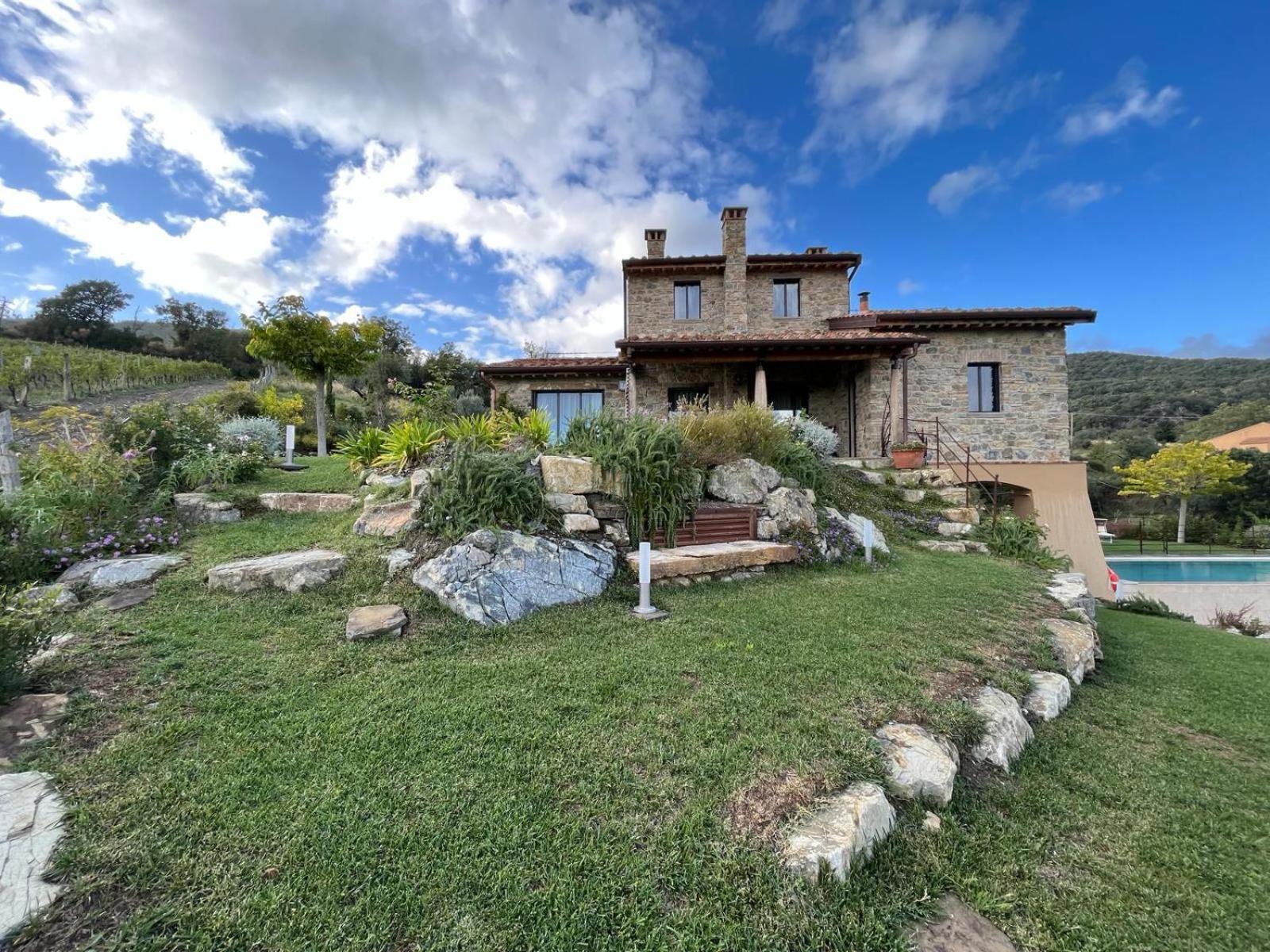 Villa Privata Con Piscina A Riparbella Кастелина Маритима Екстериор снимка